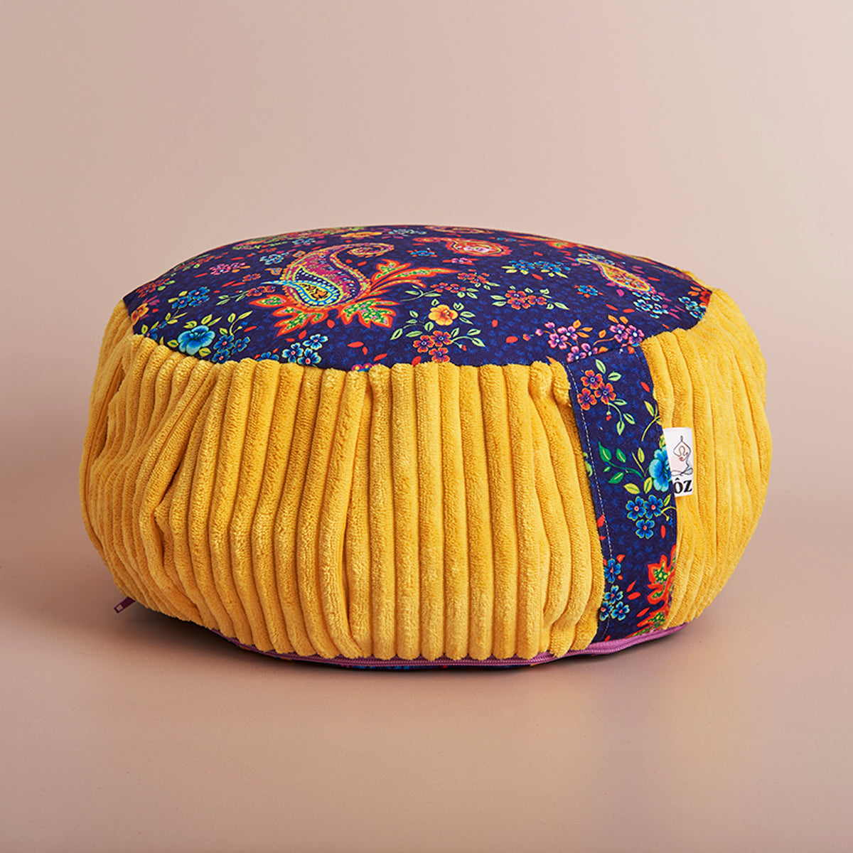 Coussin de méditation nuit indienne fond bleu nuit et contour jaune