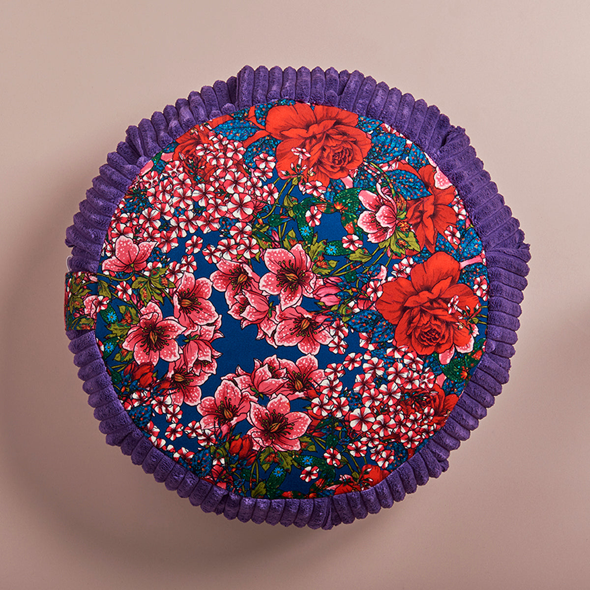 Coussin de méditation eden fleurs fond bleu petroles et contour violet