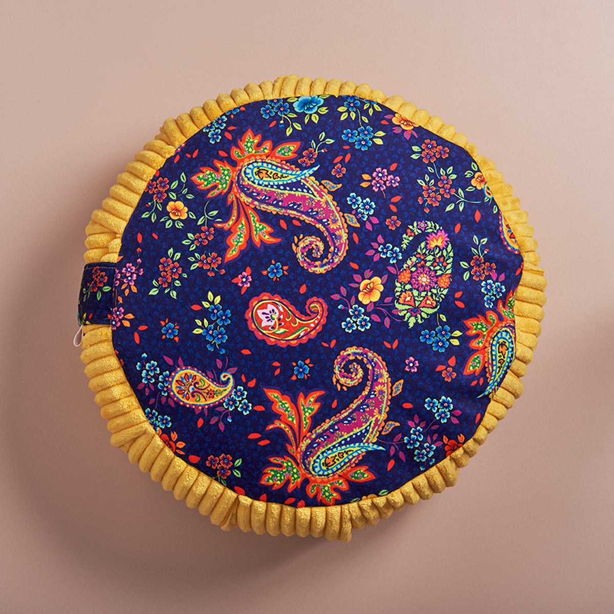 Coussin de méditation nuit indienne fond bleu nuit et contour jaune