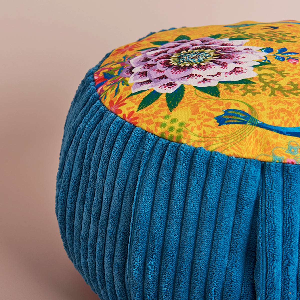 Coussin de méditation zafu lotus fond jaune contour bleu pétrole 